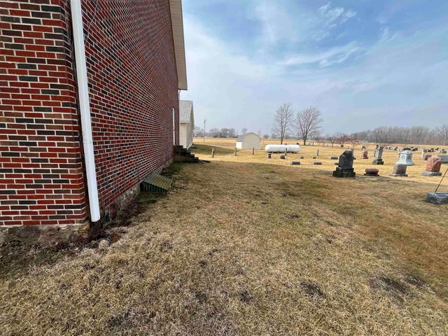 15051 County Road 146, Syracuse, IN 46567