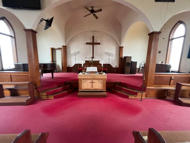 15051 County Road 146, Syracuse, IN 46567