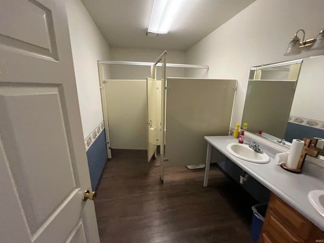 15051 County Road 146, Syracuse, IN 46567