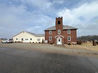 15051 County Road 146, Syracuse, IN 46567