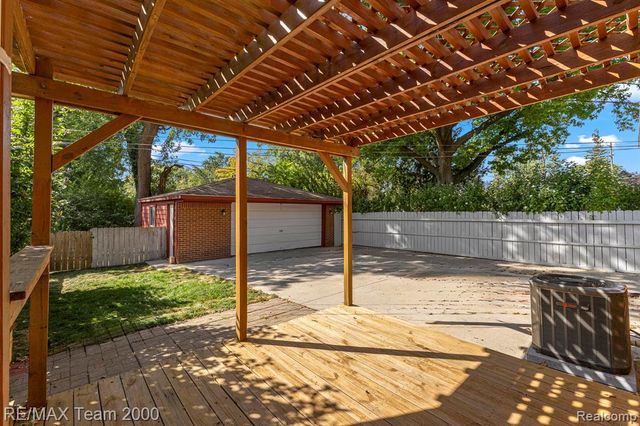 24941 Rouge River Drive, Dearborn Heights, MI 48127