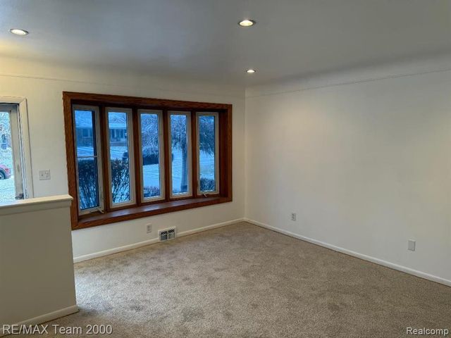 24941 Rouge River Drive, Dearborn Heights, MI 48127