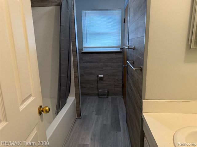 24941 Rouge River Drive, Dearborn Heights, MI 48127