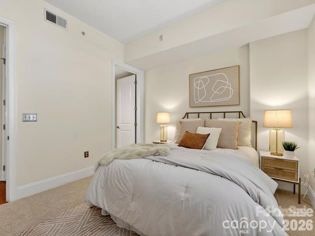 4620 Piedmont Row Drive, Charlotte, NC 28210