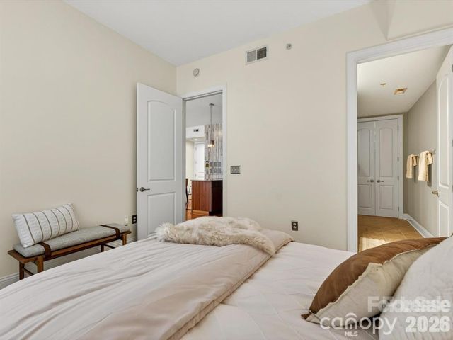 4620 Piedmont Row Drive, Charlotte, NC 28210
