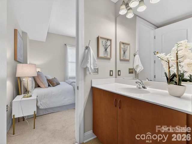 4620 Piedmont Row Drive, Charlotte, NC 28210