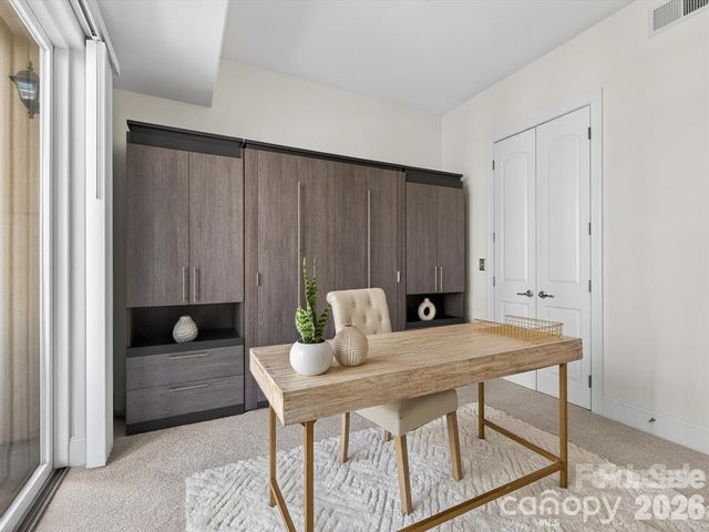 4620 Piedmont Row Drive, Charlotte, NC 28210