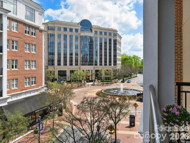 4620 Piedmont Row Drive, Charlotte, NC 28210
