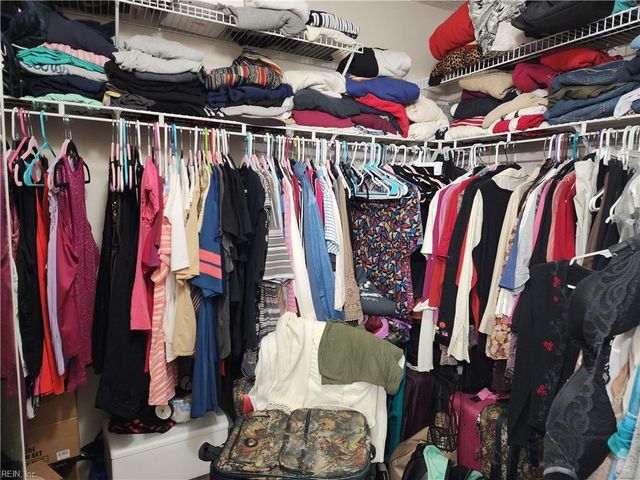 1104 Cutspring RD, Chesapeake, VA 23322