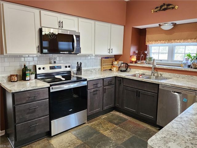 1104 Cutspring RD, Chesapeake, VA 23322