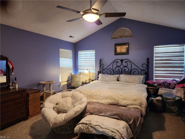 1104 Cutspring RD, Chesapeake, VA 23322