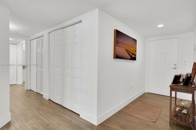 1155 Brickell Bay Dr 1702, Miami, FL 33131