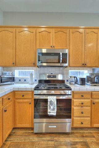 2586 Knobcone Ln, Lodi, CA 95242