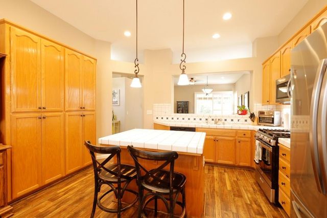 2586 Knobcone Ln, Lodi, CA 95242