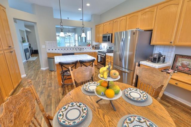 2586 Knobcone Ln, Lodi, CA 95242