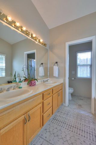 2586 Knobcone Ln, Lodi, CA 95242