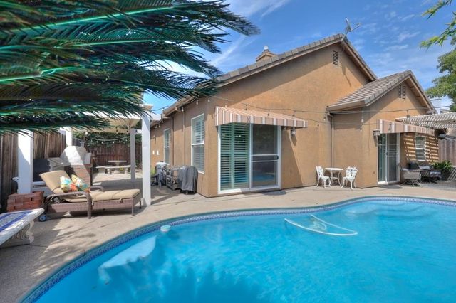 2586 Knobcone Ln, Lodi, CA 95242