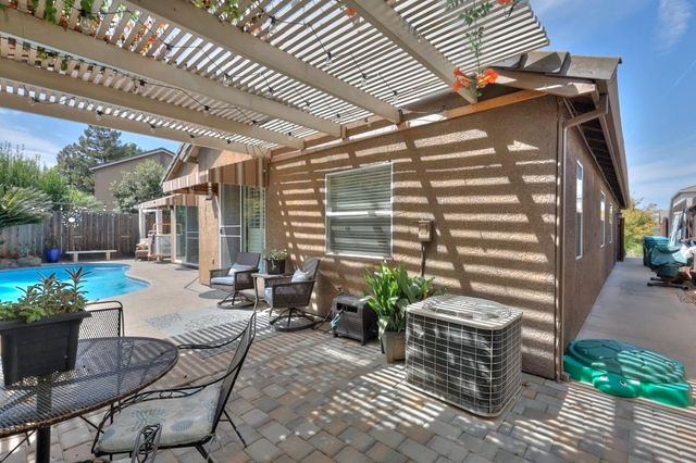 2586 Knobcone Ln, Lodi, CA 95242