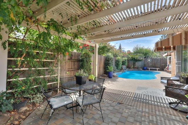 2586 Knobcone Ln, Lodi, CA 95242