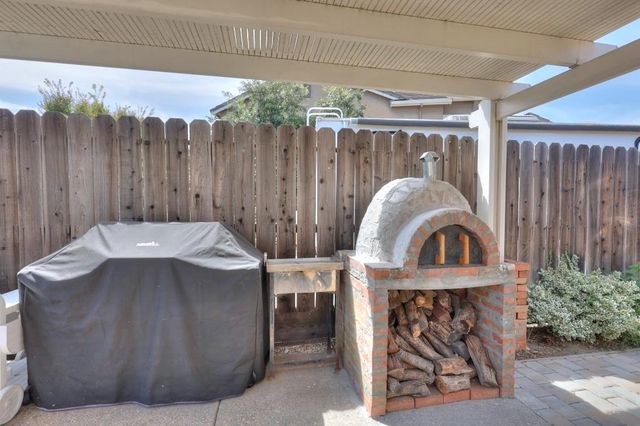 2586 Knobcone Ln, Lodi, CA 95242