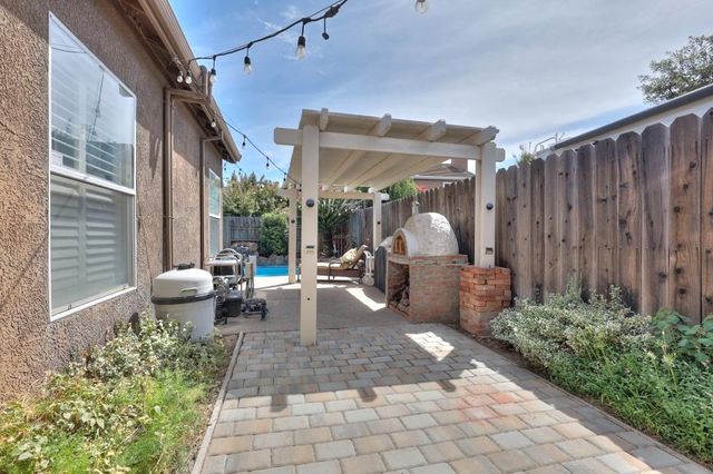 2586 Knobcone Ln, Lodi, CA 95242