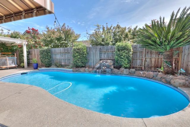 2586 Knobcone Ln, Lodi, CA 95242