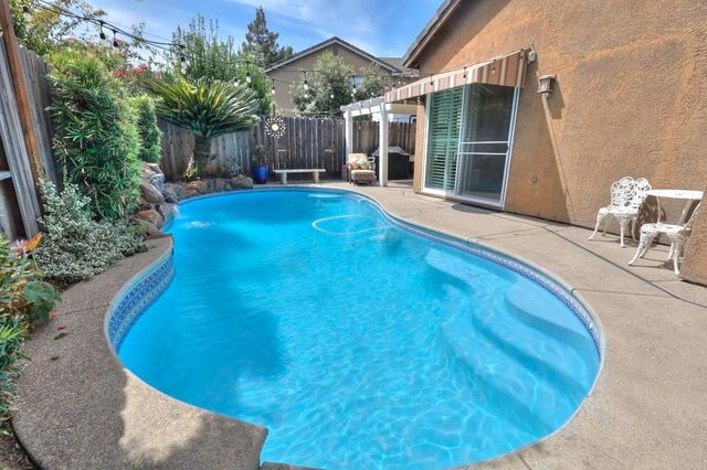 2586 Knobcone Ln, Lodi, CA 95242