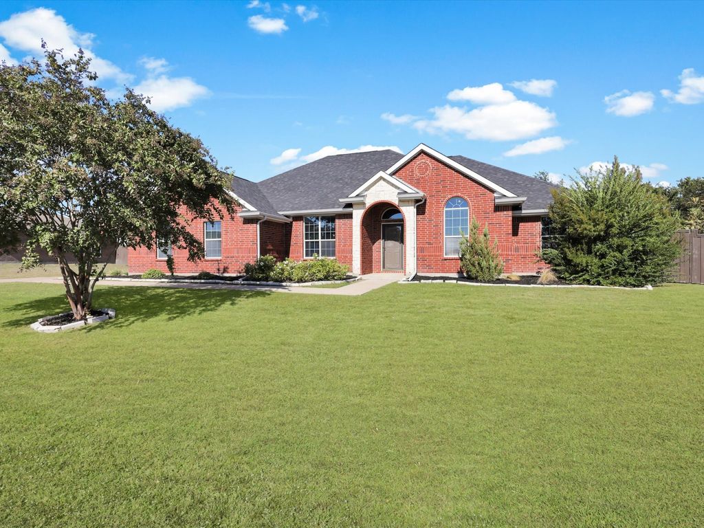 105 James Street, Fate, TX 75189