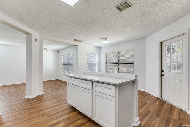 7851 Farlin Park, San Antonio, TX 78249