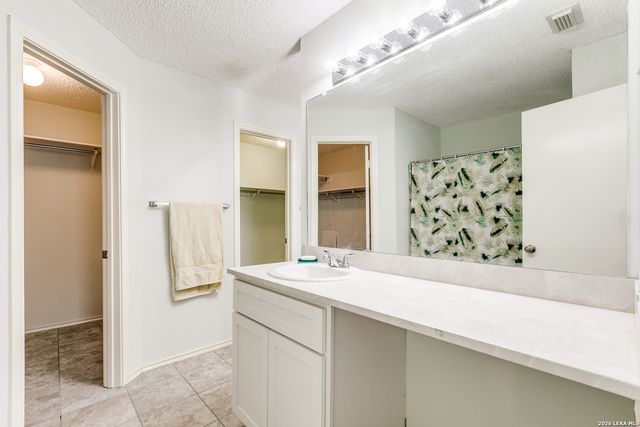 7851 Farlin Park, San Antonio, TX 78249