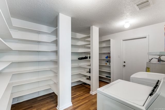 7851 Farlin Park, San Antonio, TX 78249