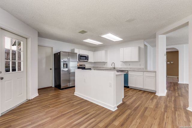 7851 Farlin Park, San Antonio, TX 78249