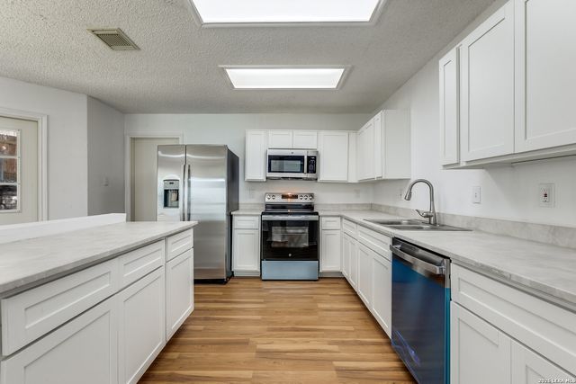 7851 Farlin Park, San Antonio, TX 78249