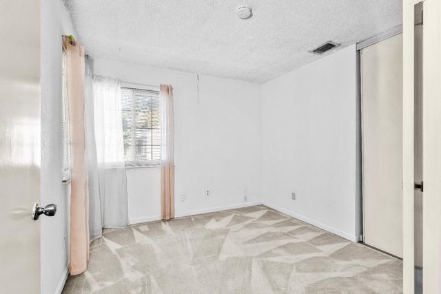 3127 Mill Oak Way, Sacramento, CA 95833