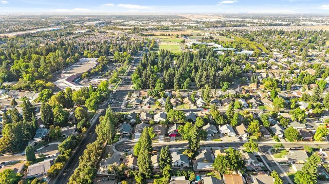 3127 Mill Oak Way, Sacramento, CA 95833