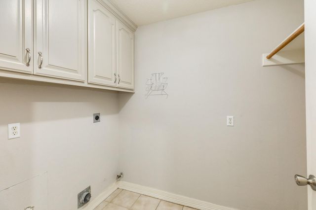 900 Enchanted Oaks Drive, Angleton, TX 77515