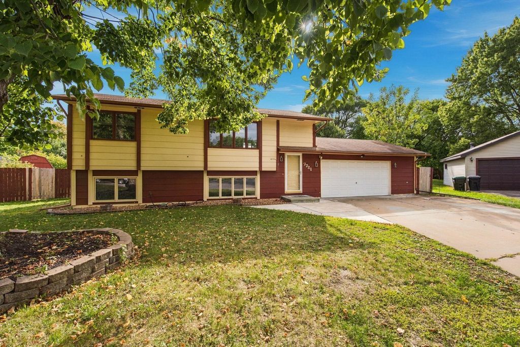 7721 112th Avenue N, Champlin, MN 55316 — exterior