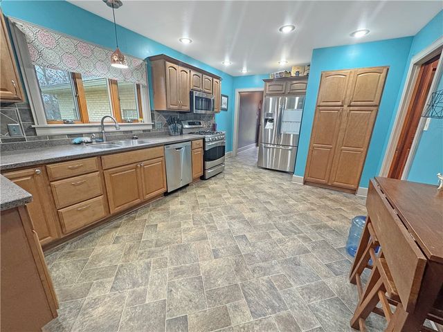 1305 Mercer Ave, Hermitage, PA 16148