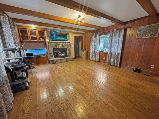 1305 Mercer Ave, Hermitage, PA 16148