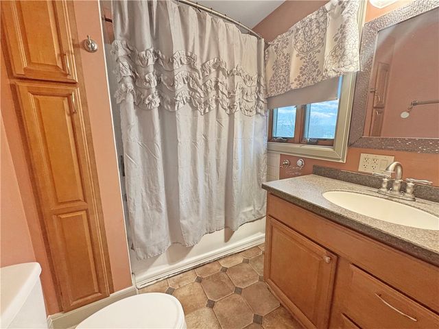 1305 Mercer Ave, Hermitage, PA 16148