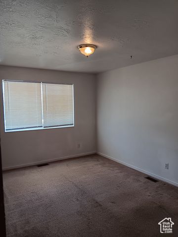 556 N FAIRFIELD RD #B4, Layton, UT 84041