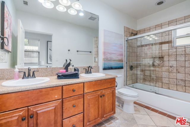 3718 S Barrington Avenue, Los Angeles, CA 90066
