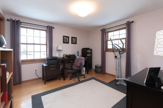 1107 Dogwood LANE, Waukesha, WI 53189