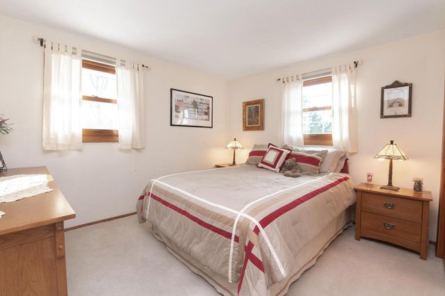 1107 Dogwood LANE, Waukesha, WI 53189