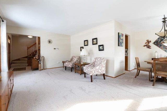 1107 Dogwood LANE, Waukesha, WI 53189