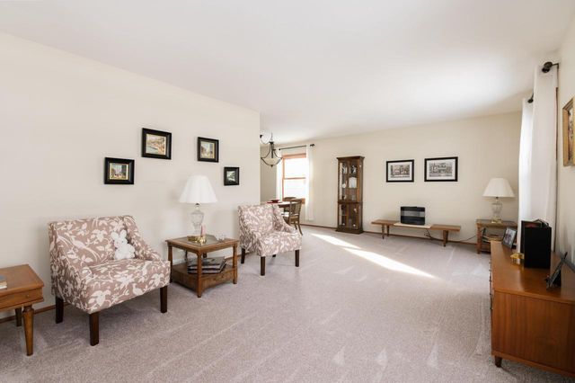 1107 Dogwood LANE, Waukesha, WI 53189