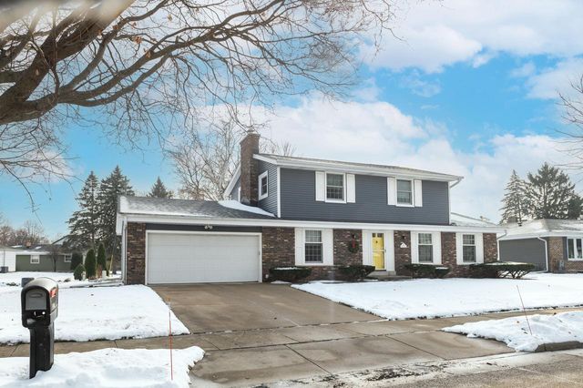 1107 Dogwood LANE, Waukesha, WI 53189