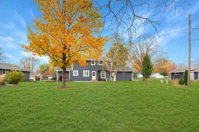 1107 Dogwood LANE, Waukesha, WI 53189