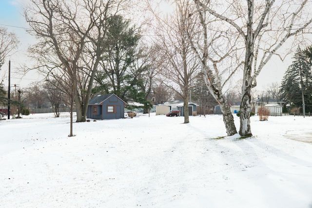 1107 Dogwood LANE, Waukesha, WI 53189