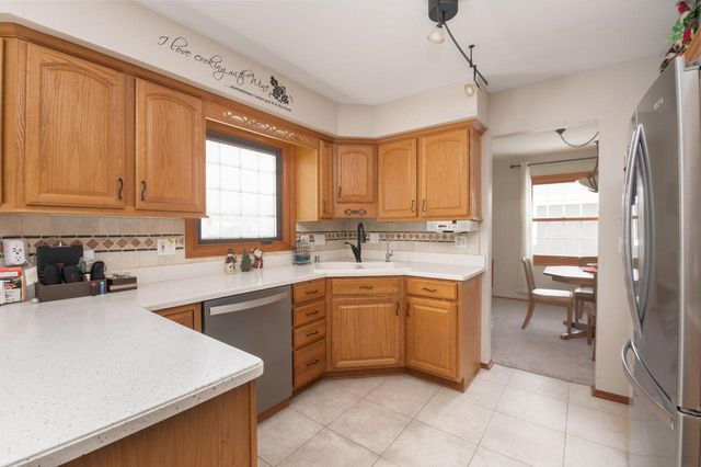 1107 Dogwood LANE, Waukesha, WI 53189